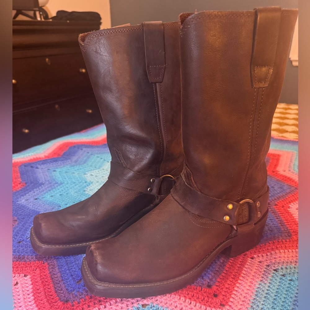 Men’s Durango Brown Harness Boot - size 9